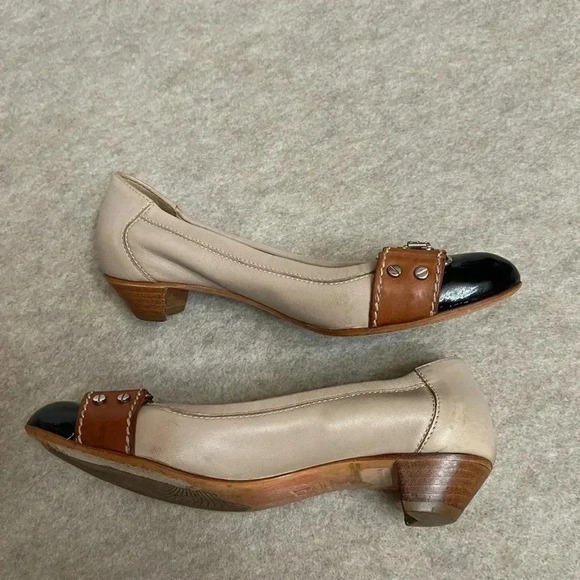 AGL Attilio Giusti Leombruni Italy Leather Camel
Black Cap Toe Pumps size EU 36 - Picture 8 of 13